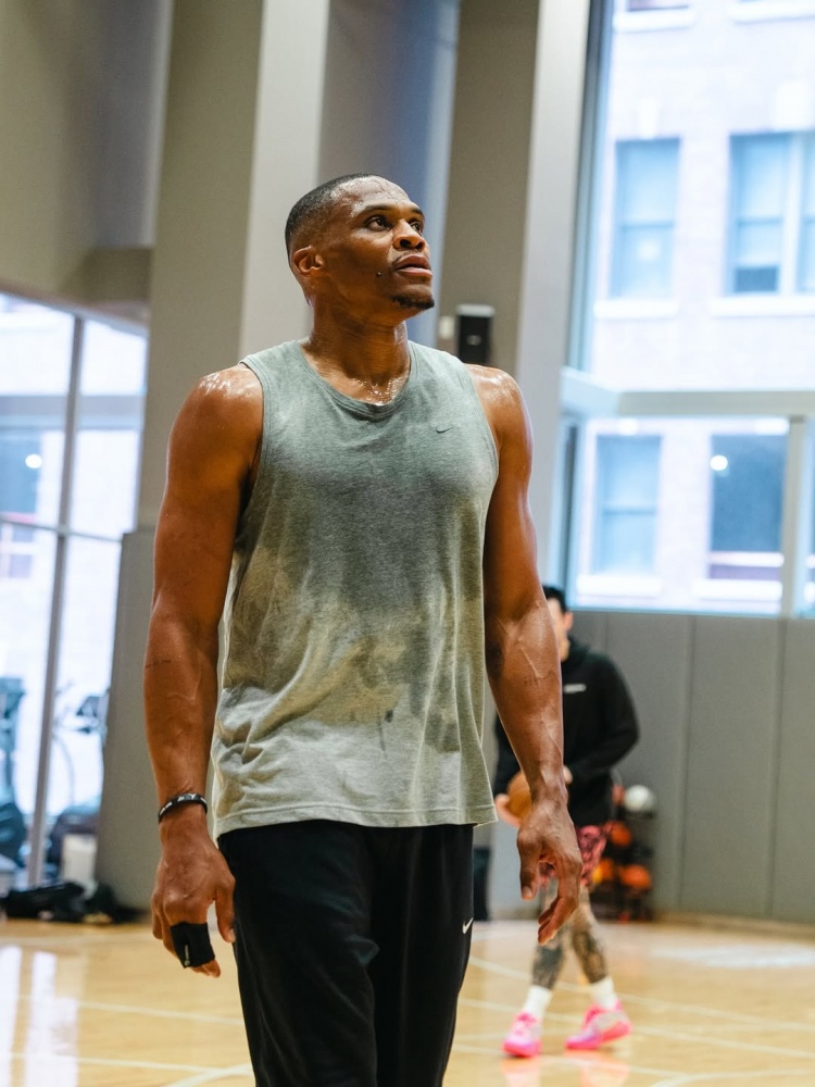 开云体育官网-威少社媒晒最新训练动态：积极备战下一征程