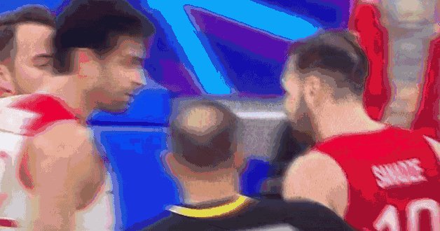 kaiyun-76人神射在更衣室通道遭袭击？土耳其男篮威胁退赛